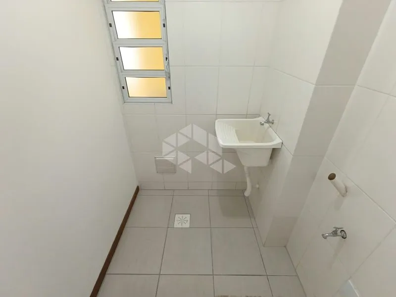 2-bedroom apartment in a building with a gym — photo 12