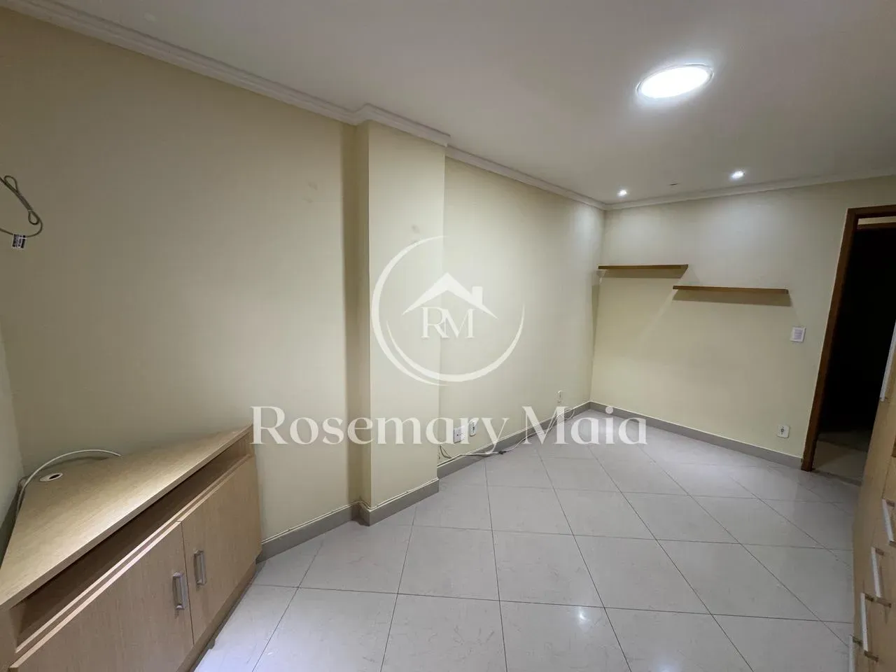 Home office in a 3-bedroom apartment, 135 m² — photo 5