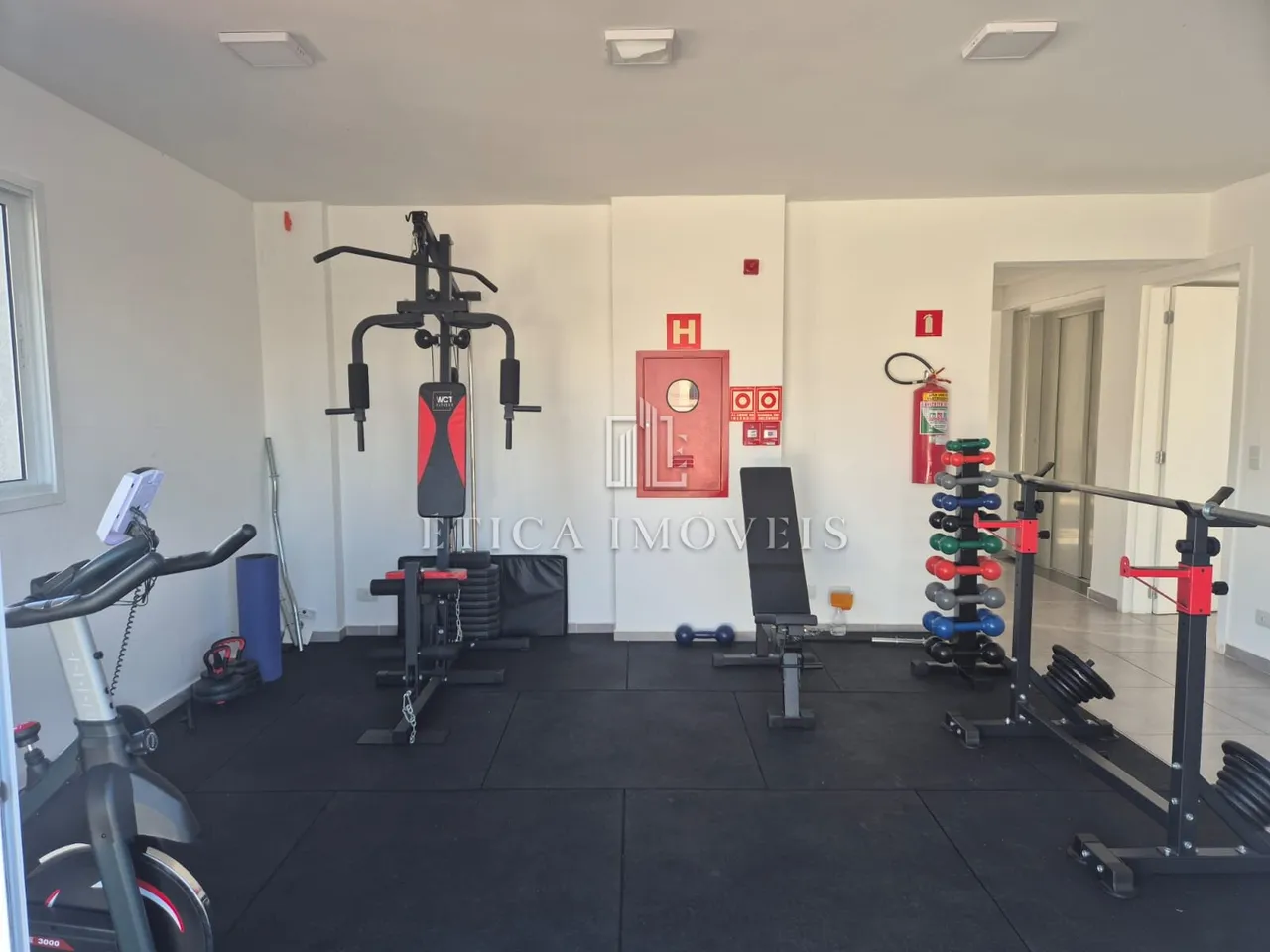 Apartamento amueblado de 1 dormitorio con cocina abierta — photo 18