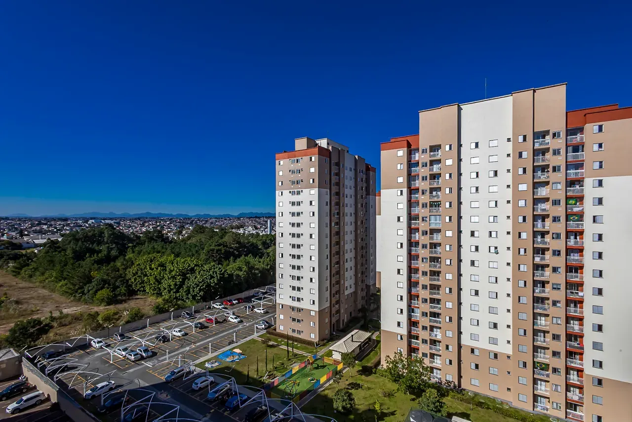 2-bedroom apartment with wood or laminate floors in Curitiba — photo 18