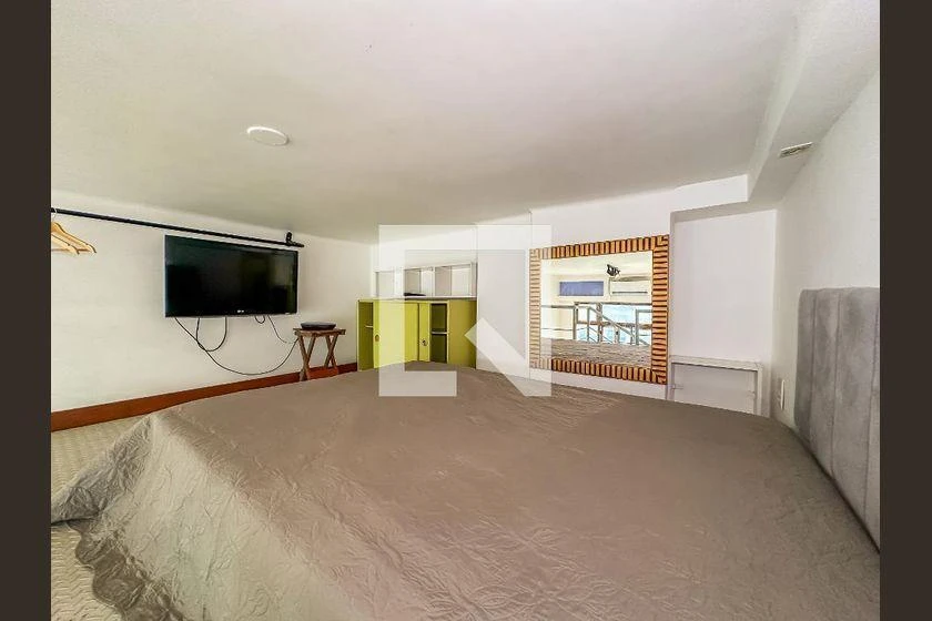 Furnished studio, 30 m², with floor-to-ceiling windows — photo 7