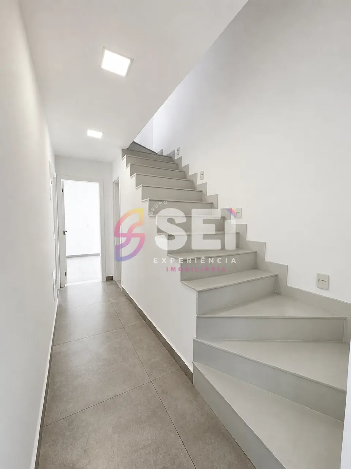 512 m² house with 5 bedrooms and open-plan kitchen — photo 30