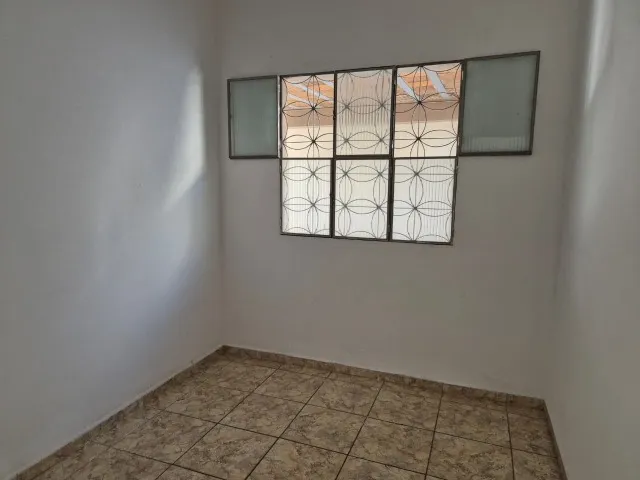 Casa sem mobília com 3 quartos e cozinha a gás — photo 14