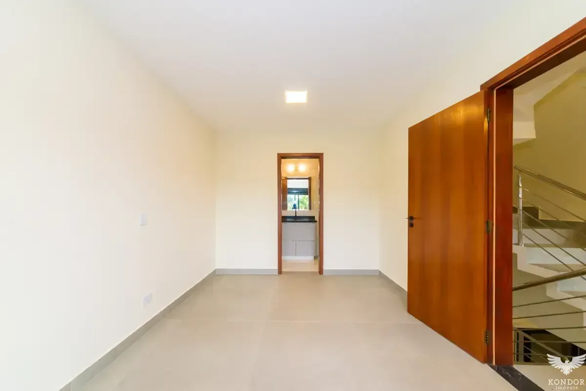 Two-story house with 230 m² and 3 bedrooms, 1 suite — photo 27