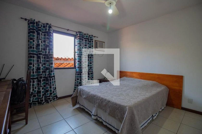 Casa de 450 m² con 6 dormitorios y 4 baños — photo 2
