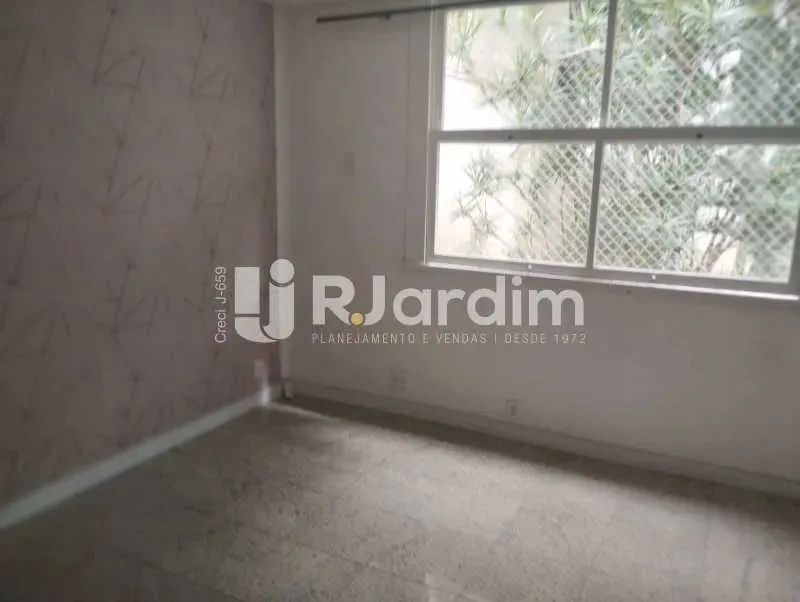 Unfurnished apartment with 4 bedrooms and 3 bathrooms — photo 14