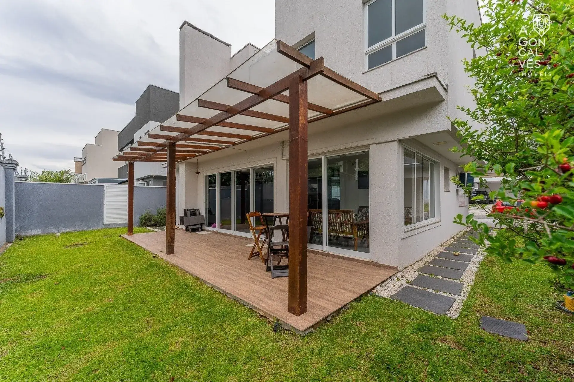 Furnished 4-bedroom house with hot tub and 4 parking spots — photo 31