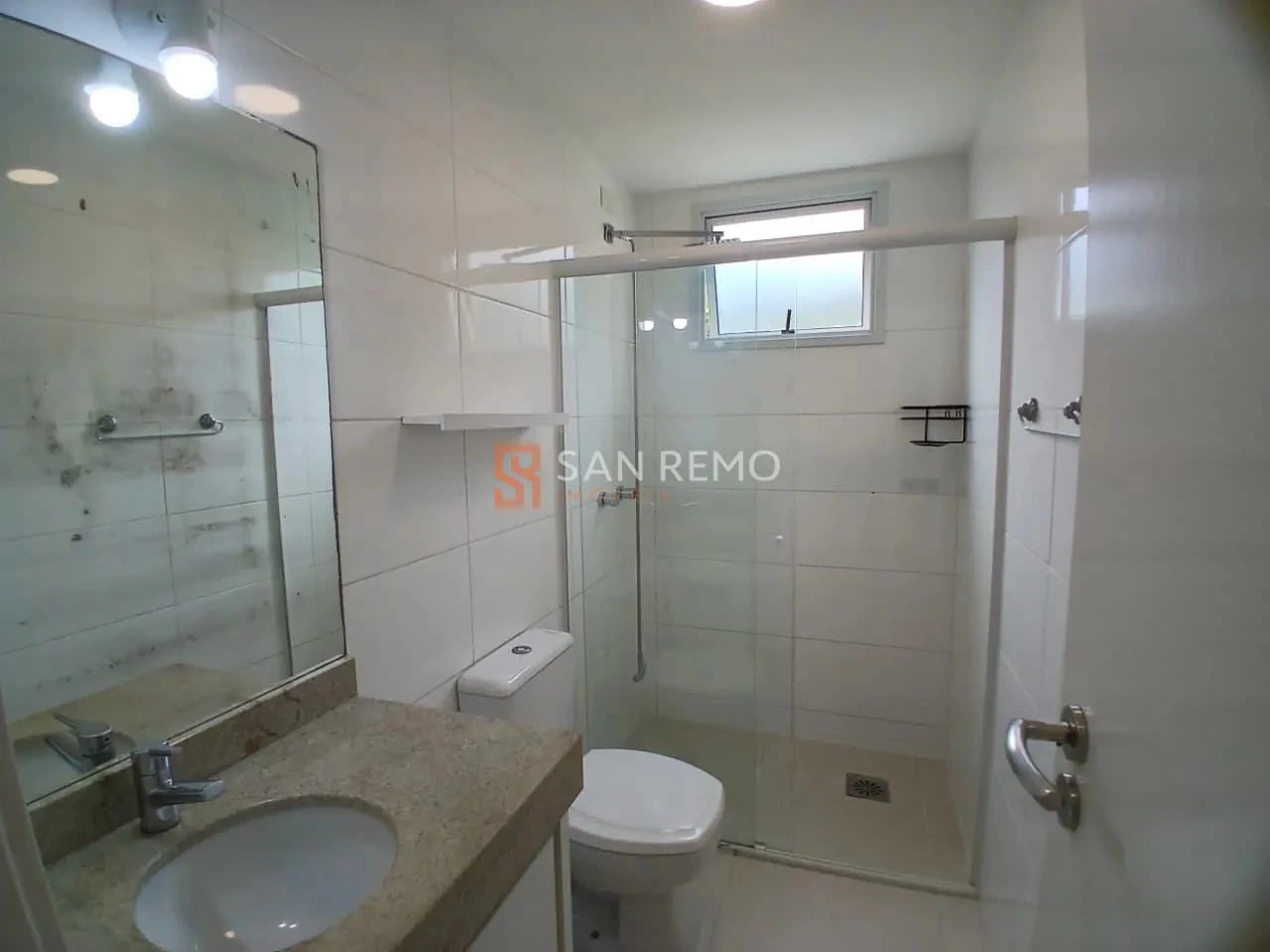 3-bedroom apartment in a building with a pool — photo 15