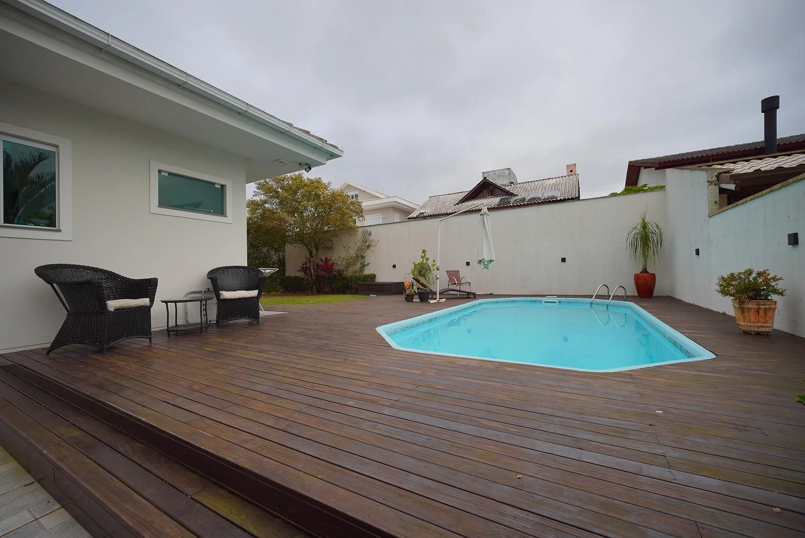 Casa mobiliada de 6 quartos com jacuzzi