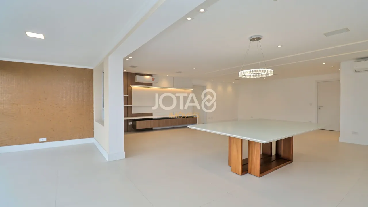 Apartment with 3 en-suite bedrooms 266 m² and parking — photo 7