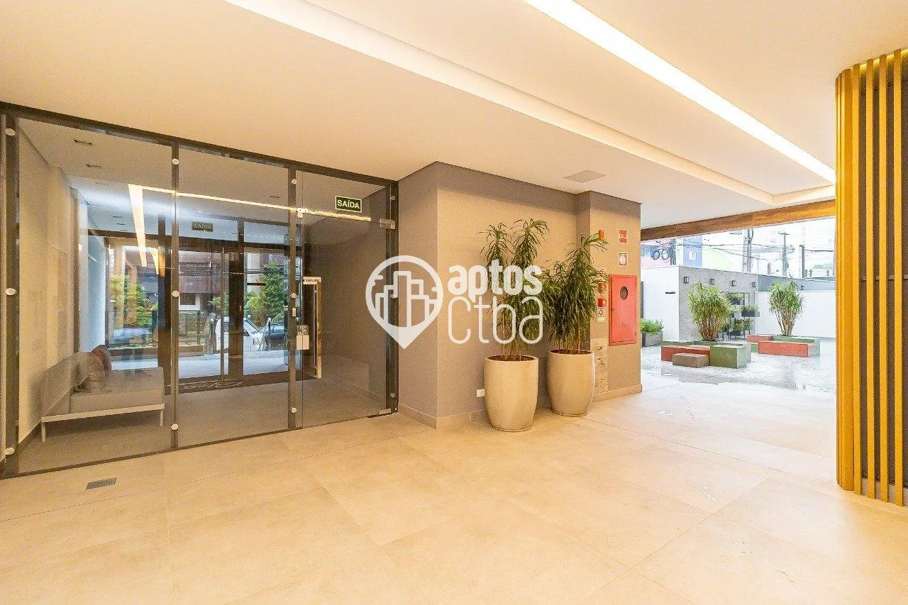 Glass-enclosed balcony in a 2-bedroom apartment, 81 m² — photo 48