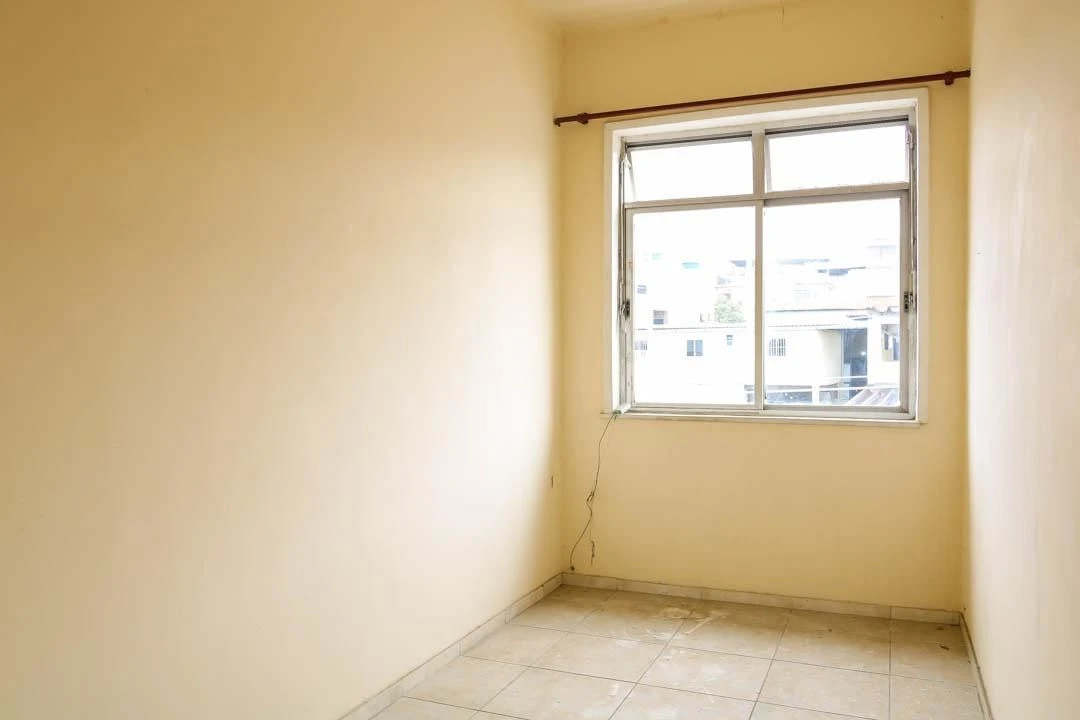 Rental apartment with 1 bedroom and a glass shower