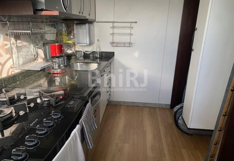 Furnished 2-bedroom apartment with open-plan kitchen — photo 21