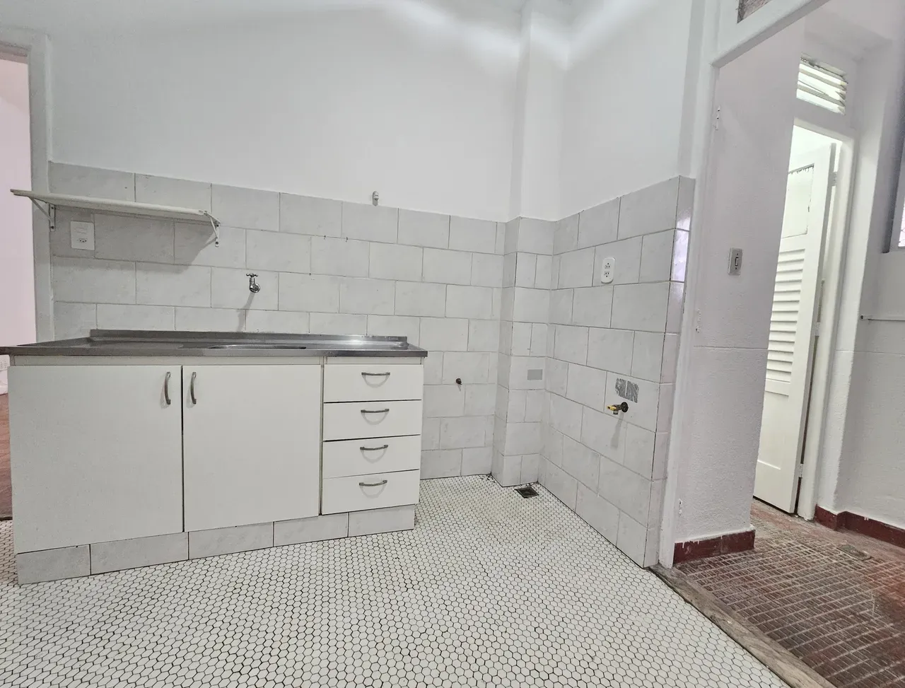 Apartamento com 2 quartos e 80 m² com chuveiro e banheira — photo 23