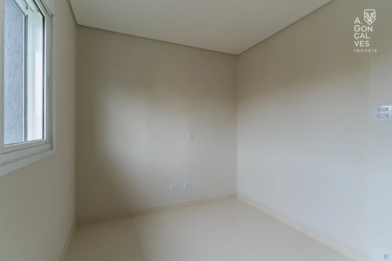 House with 3 bedrooms and an open-plan kitchen — photo 11