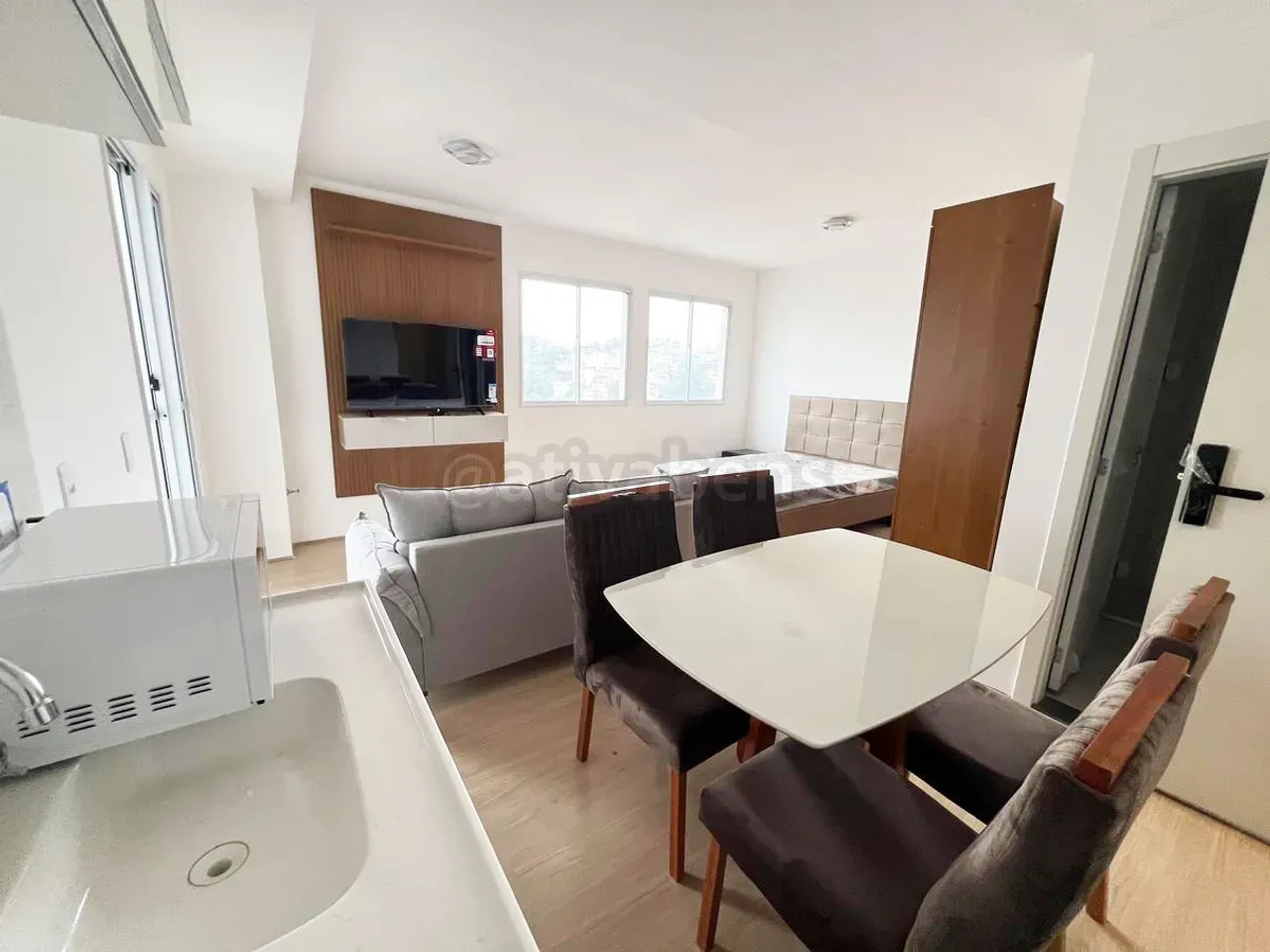 Furnished 1-bedroom apartment with 37 m² on the 19th floor