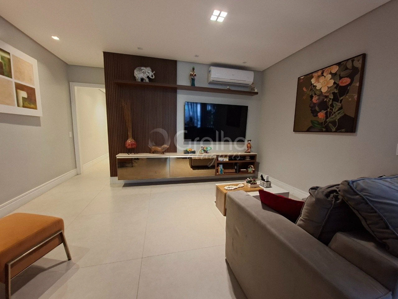 Floor-to-ceiling windows in a 3-bedroom apartment, 257 m² — photo 6