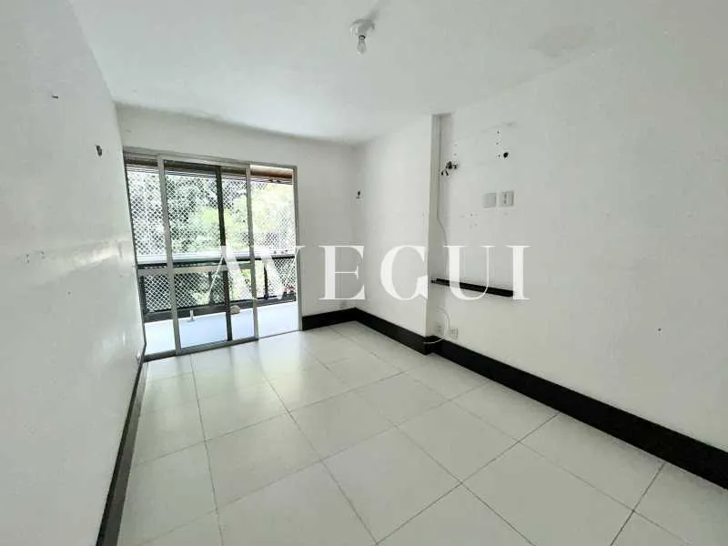 Residential apartment with 4 bedrooms and 4 bathrooms — photo 12
