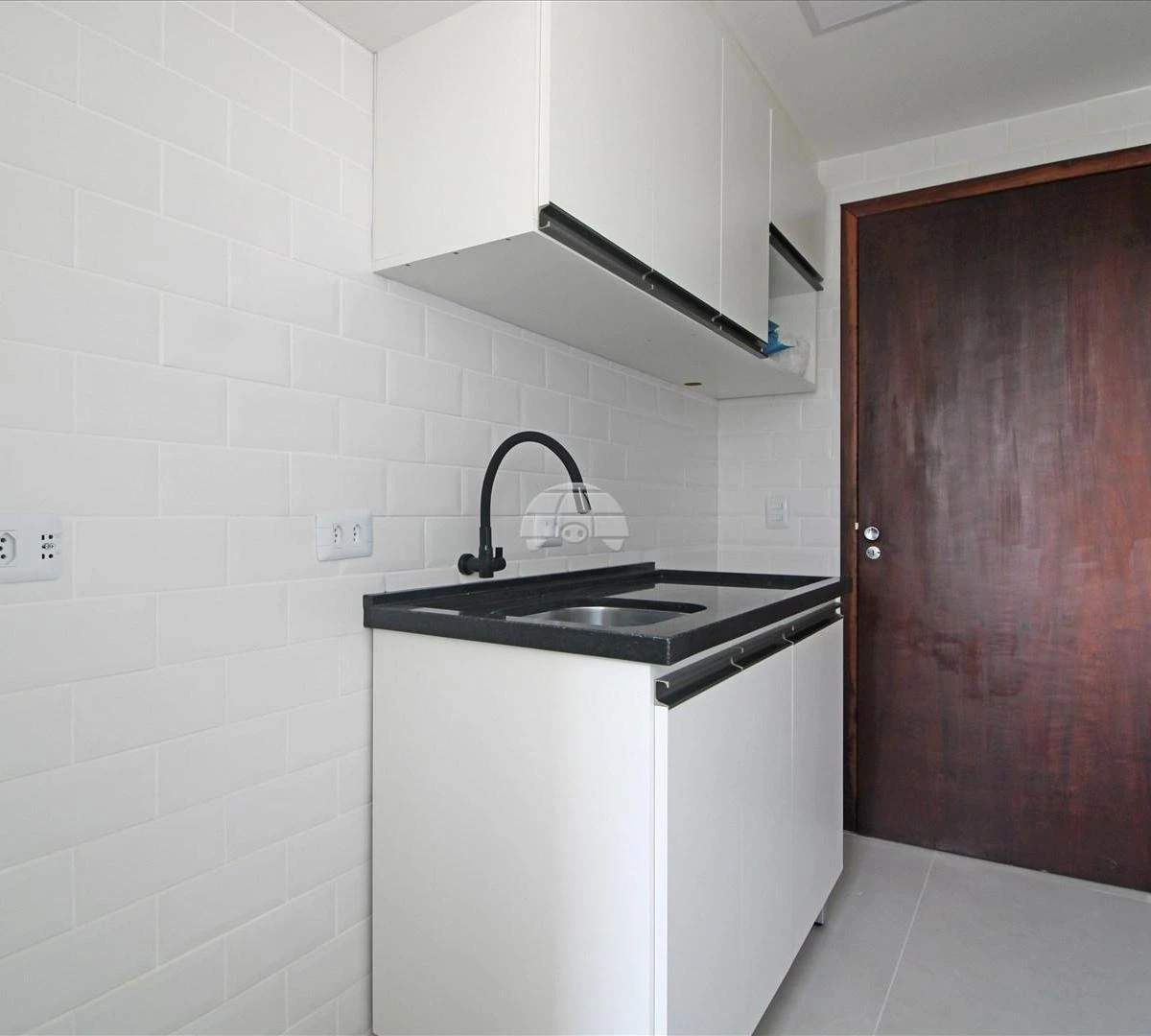 One-bedroom apartment with a washing machine in Curitiba — photo 5