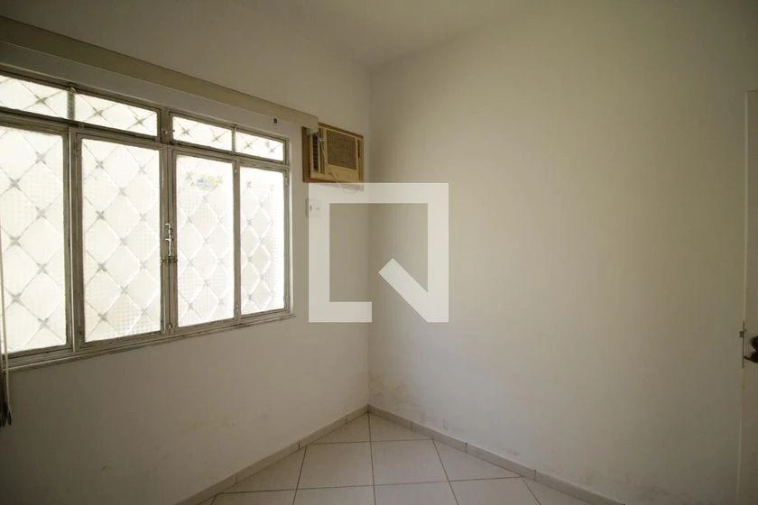 Casa de 381 m² com 7 quartos, 4 banheiros e jardim — photo 48