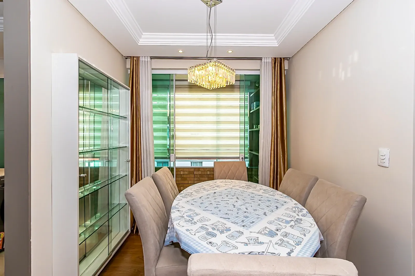 Balcony with a grill in a 3-bedroom apartment, 74 m² — photo 23