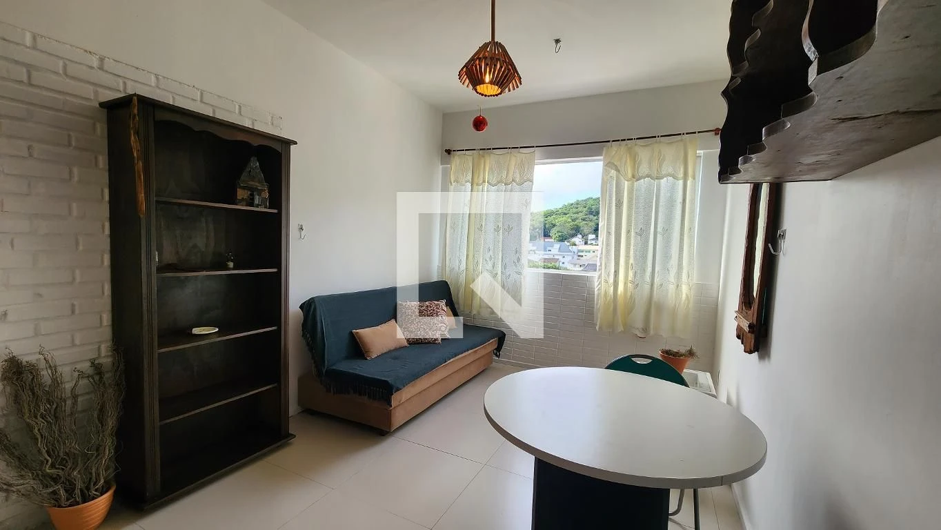 Furnished apartment, 65 m², with a mountain view — photo 4