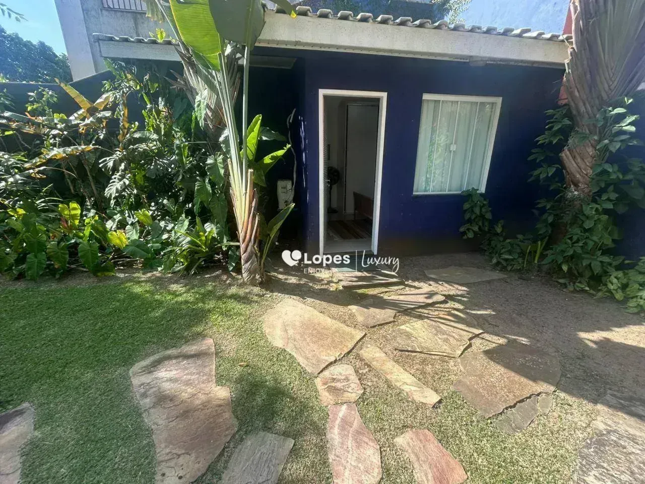 Furnished house with 4 bedrooms and 620 m² — photo 38