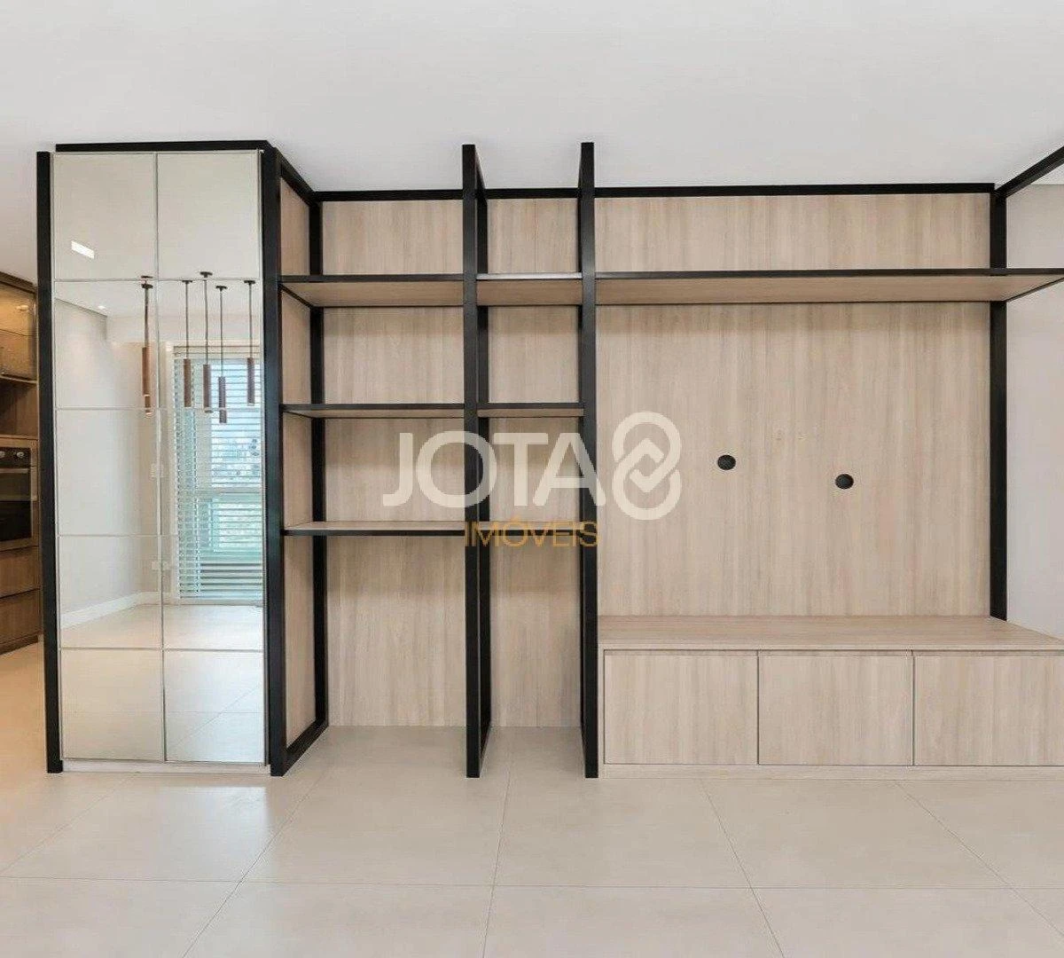 2-bedroom apartment in a building with a gym — photo 16