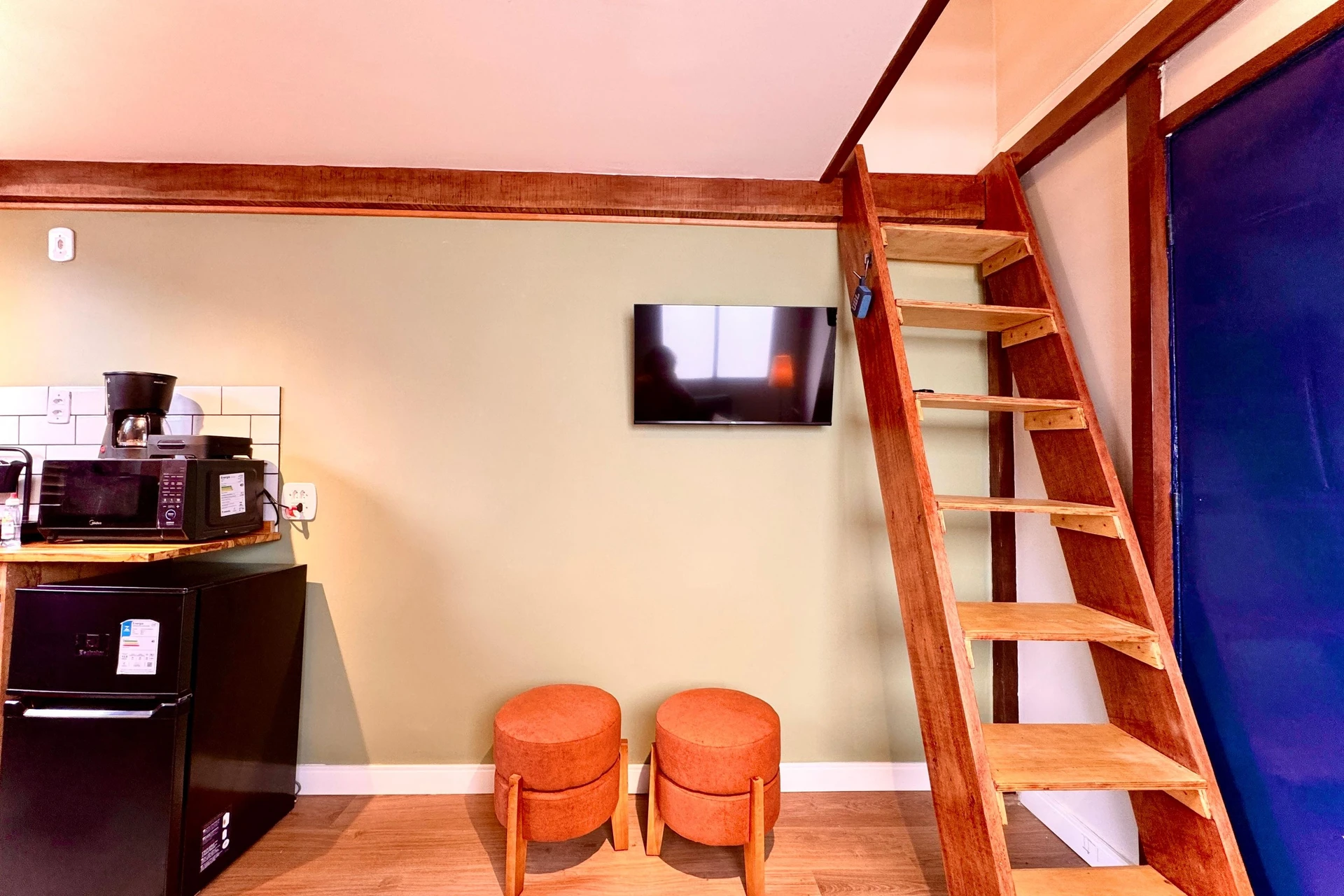 1 quarto e piso de madeira ou laminado: apartamento de 24 m² — photo 13