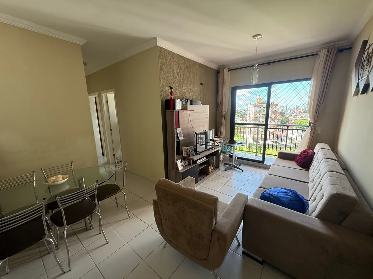 3-bedroom apartment in a building with a gym