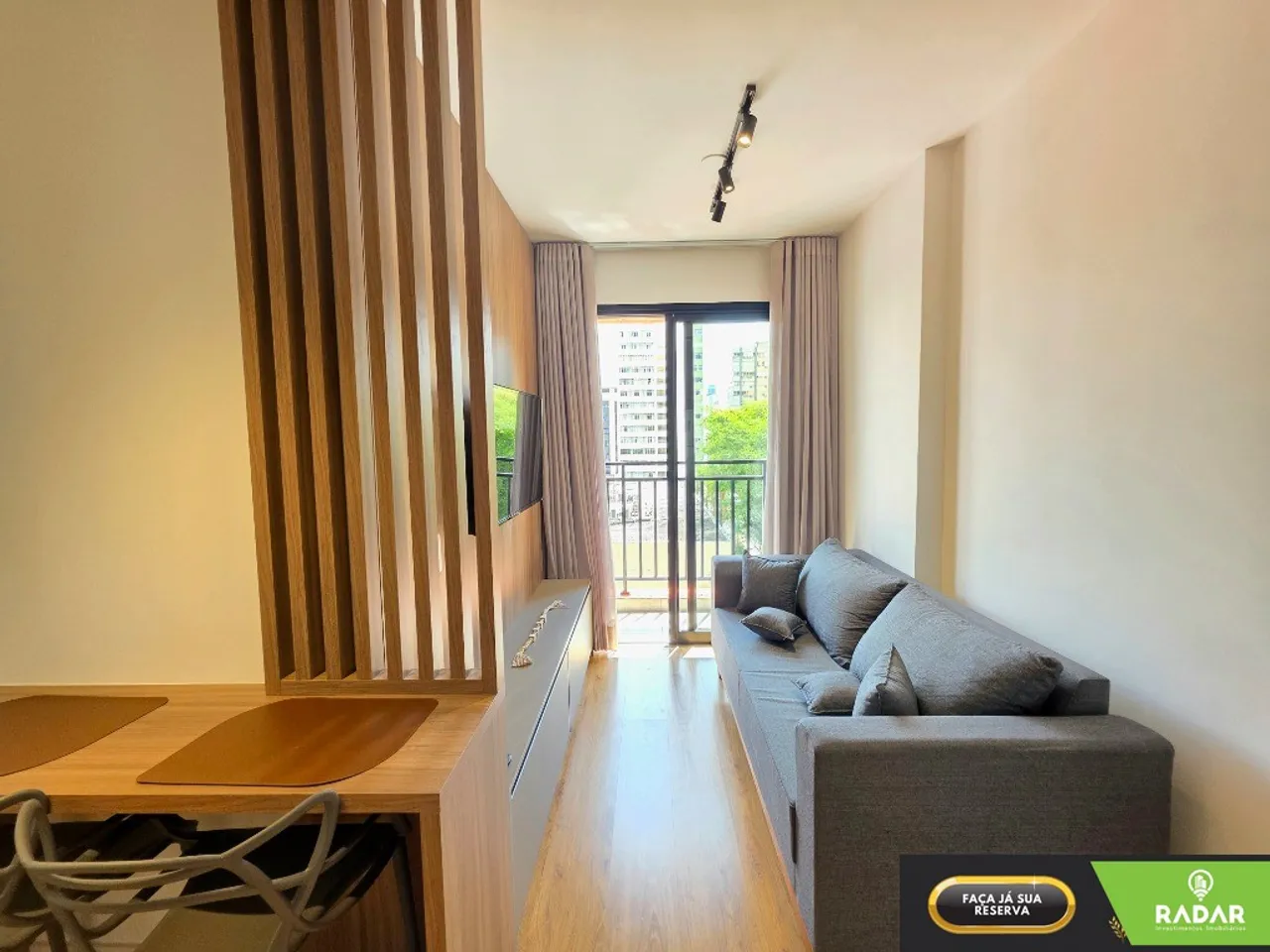 Furnished 2-bedroom apartment with open-plan kitchen — photo 8