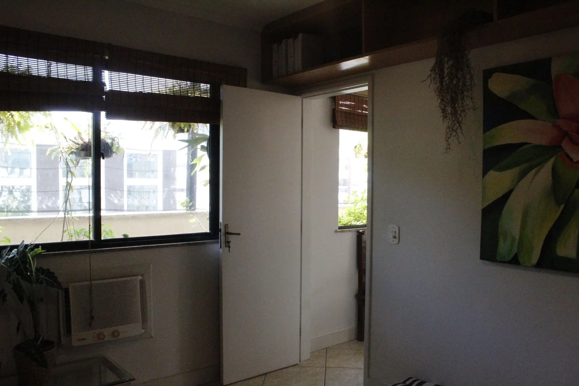 Furnished apartment with 3 bedrooms and 3 bathrooms — photo 32