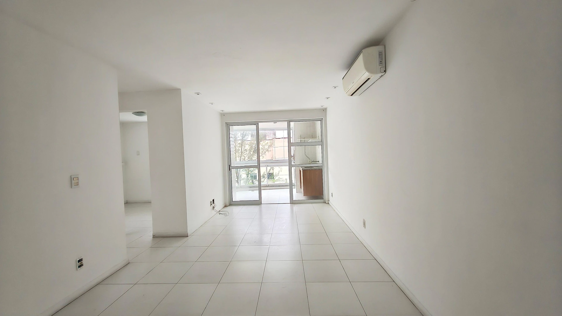 Apartment, 75 m², with a glass-enclosed balcony — photo 21