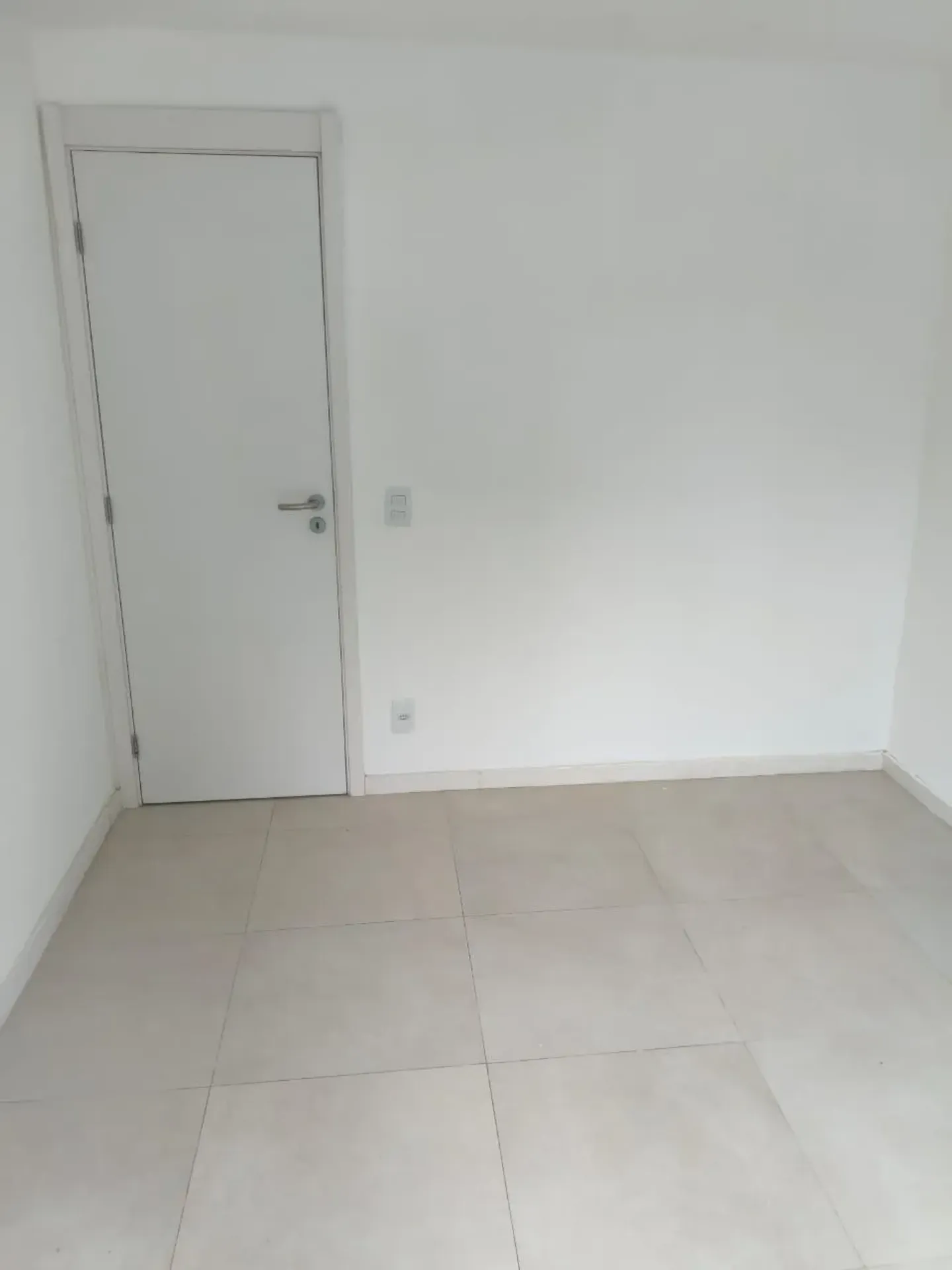 2-bedroom apartment in a building with a gym — photo 18