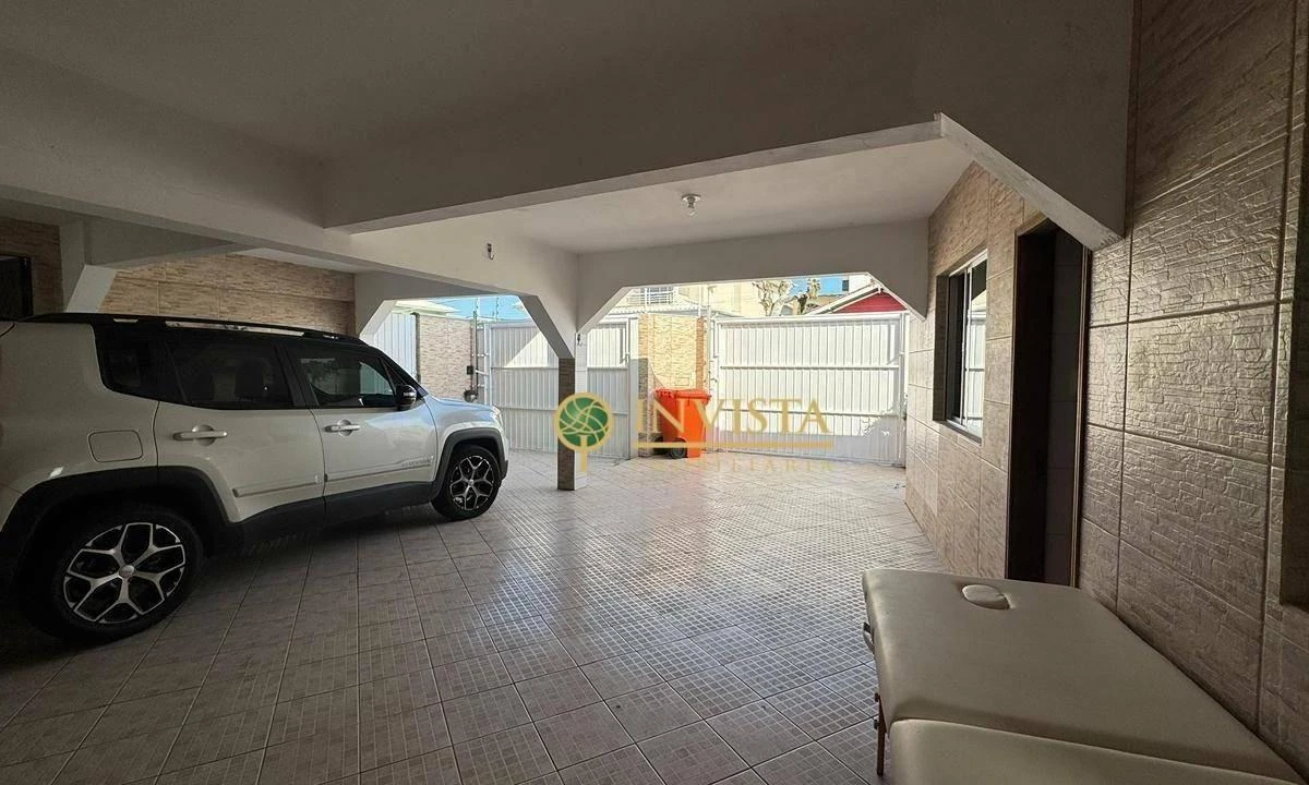 Casa de 4 dormitorios y 525 m², con 2 plazas — photo 25