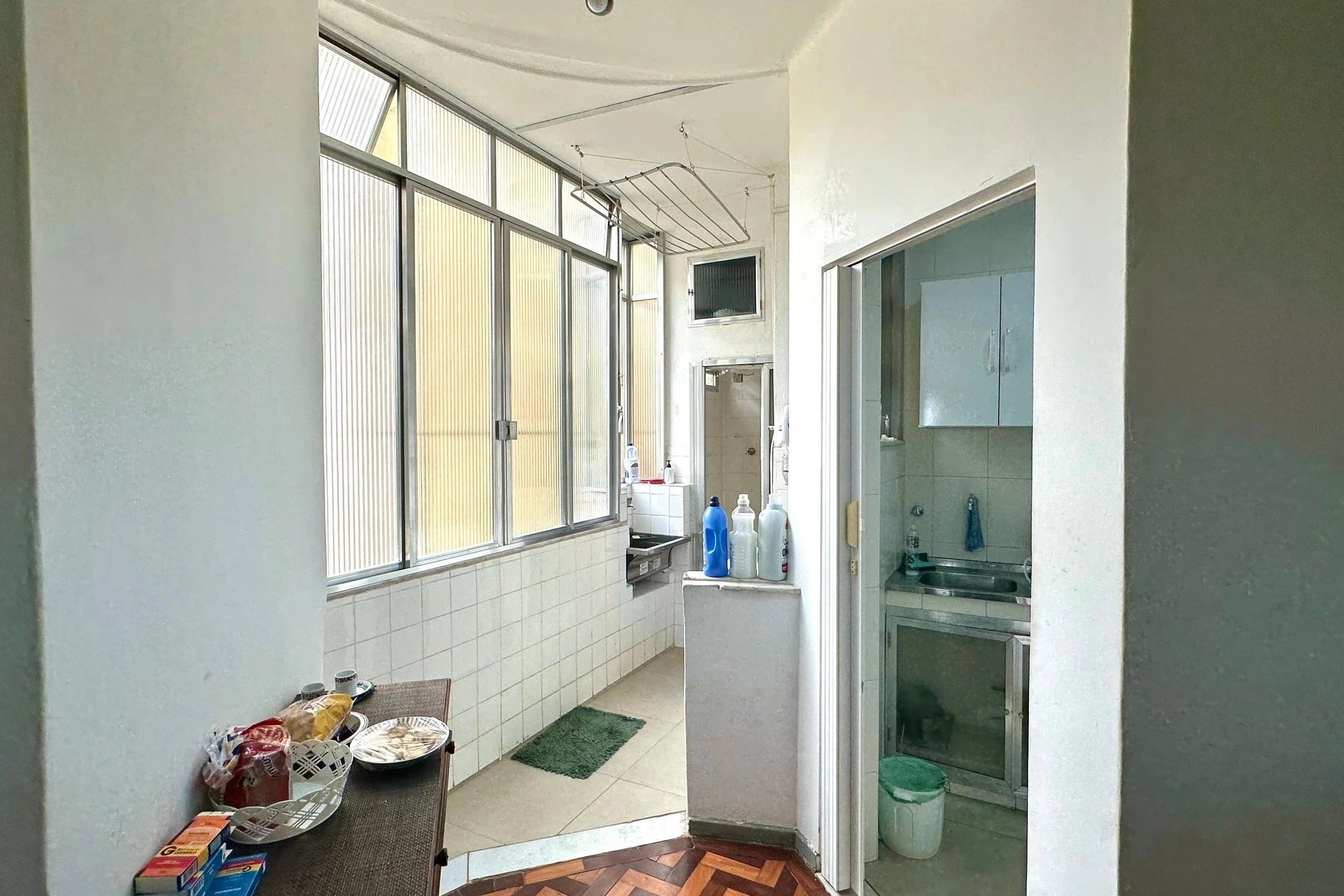 Furnished apartment with 3 bedrooms and a balcony — photo 17
