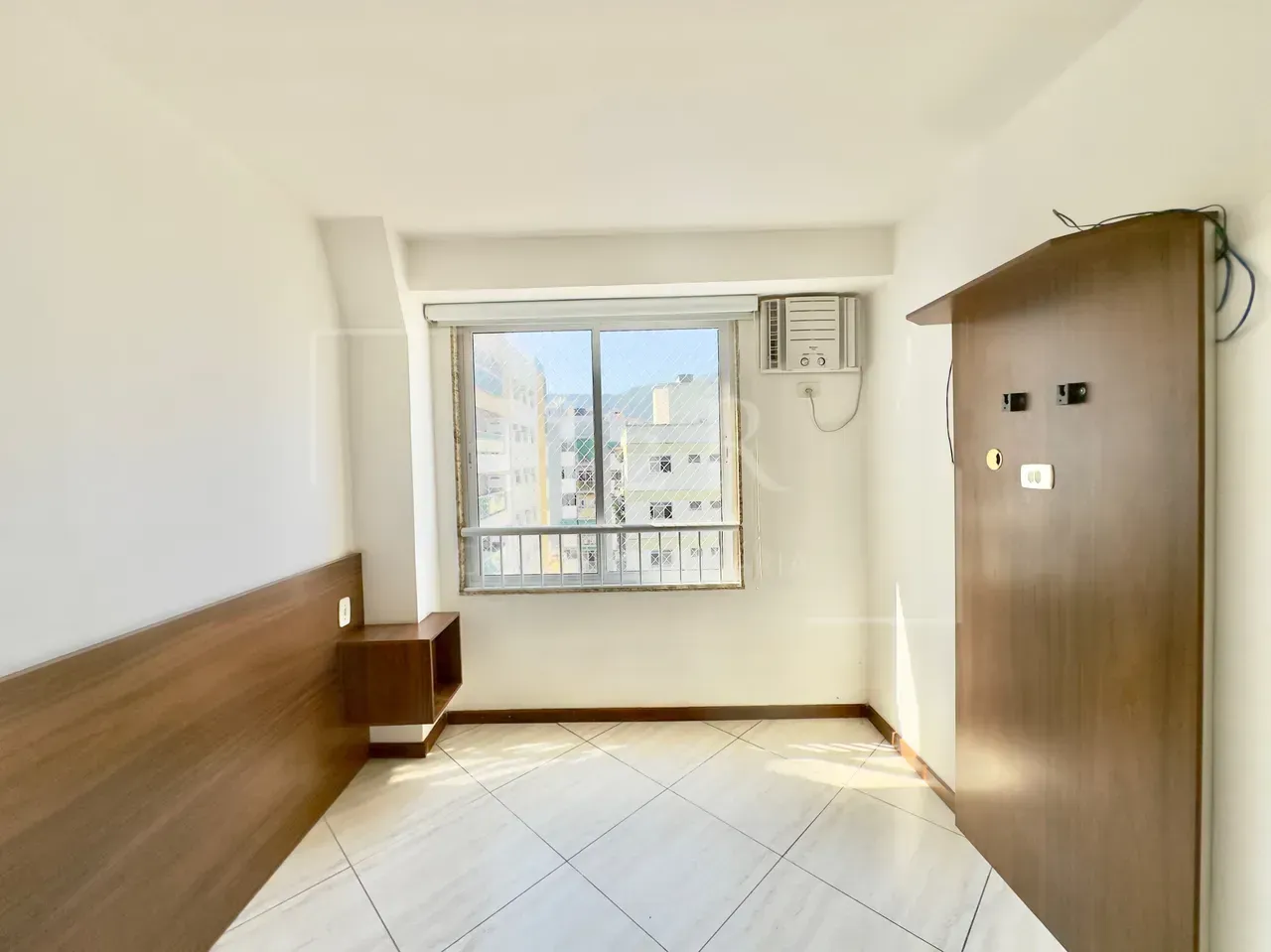 Furnished 3-bedroom apartment with balcony — photo 16