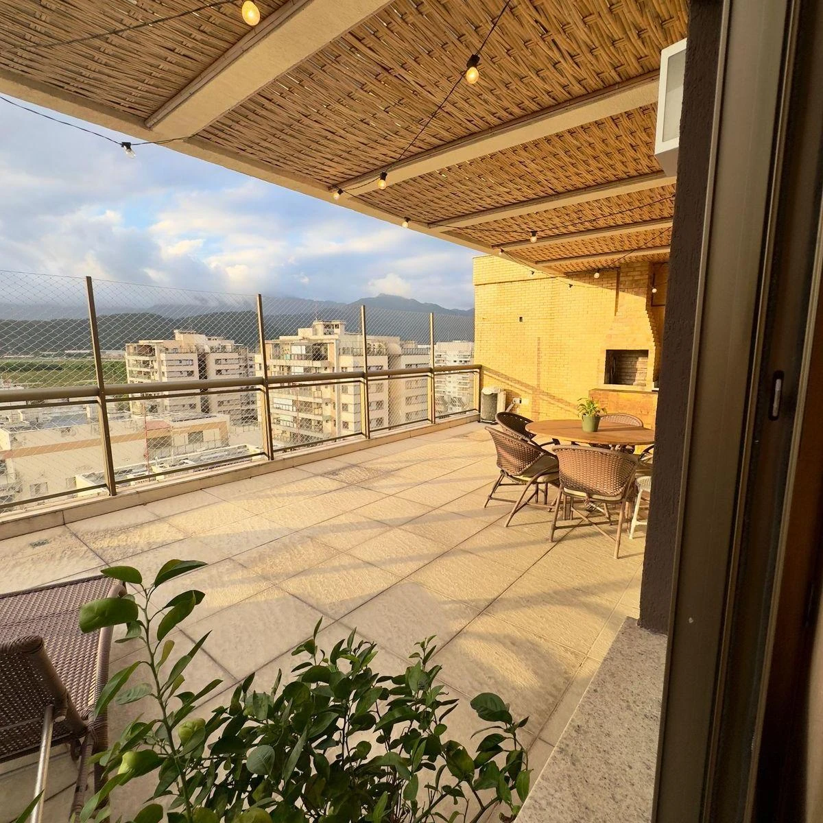 Furnished 213 m² duplex penthouse with 4 bedrooms and 3 parking — photo 24