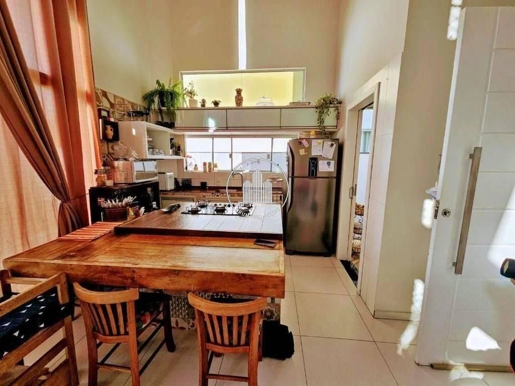 Condo house with 4 bedrooms and a private garden