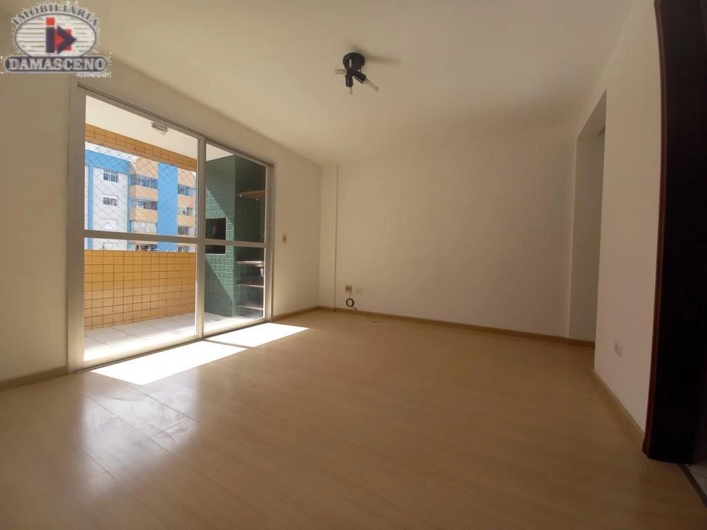 Квартира 70 м² з робочим місцем та балконом із грилем