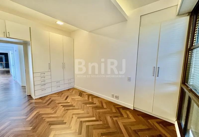 Apartamento de 180 m² com varanda fechada e fogão a gás — photo 7