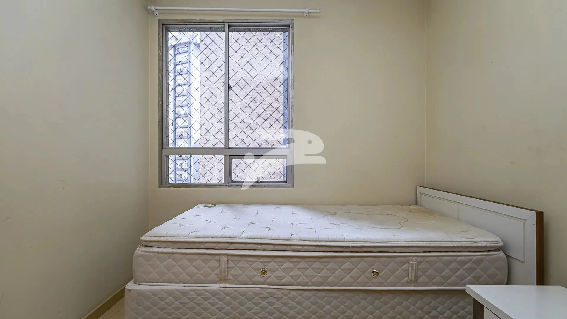3-bedroom apartment with wood or laminate floors in Curitiba — photo 9