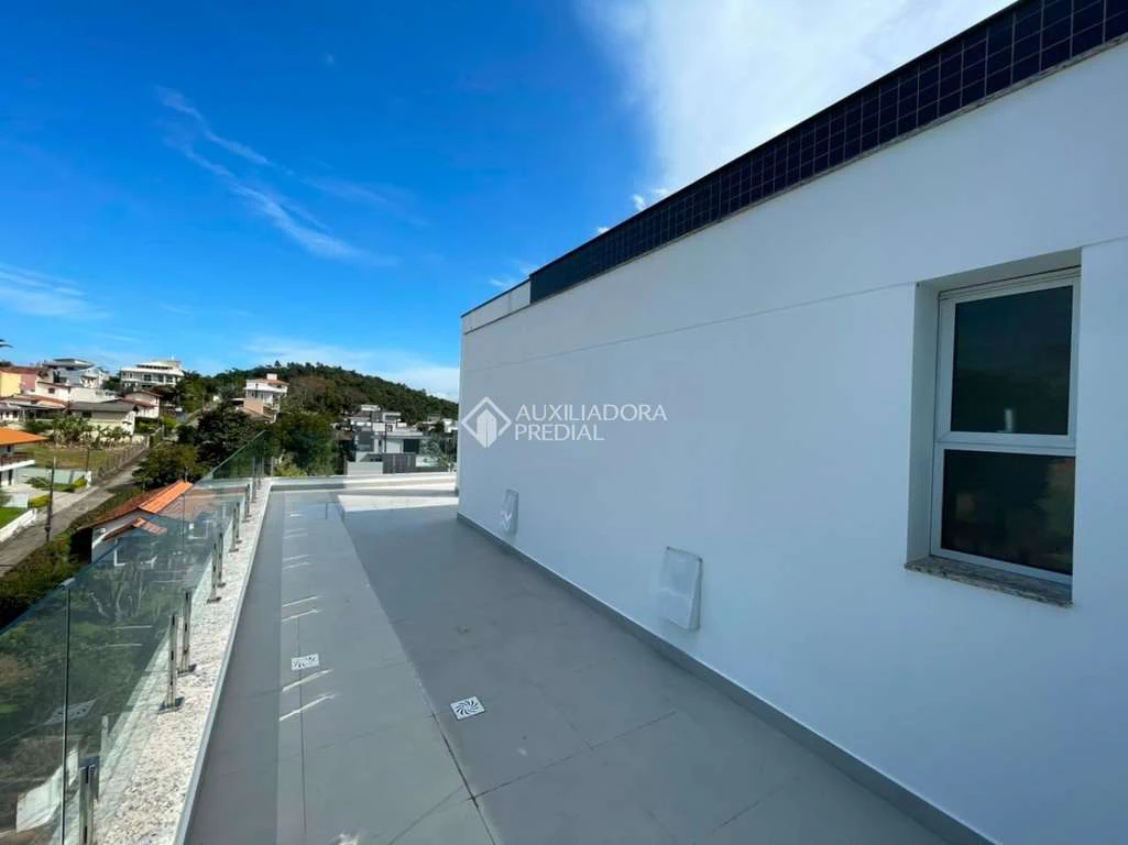 Apartamento com varanda envidraçada e 3 suítes de 162 m² — photo 2