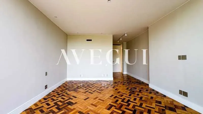 Apartamento sem mobília com 4 dormitórios e sacada — photo 8