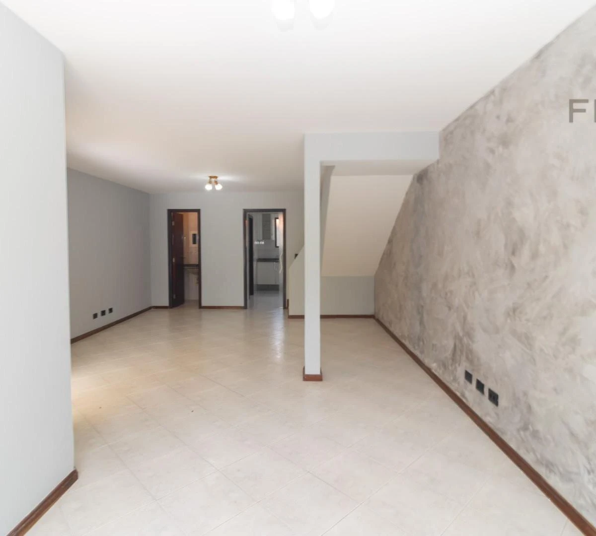 4-bedroom house with a bathtub in Curitiba — photo 20