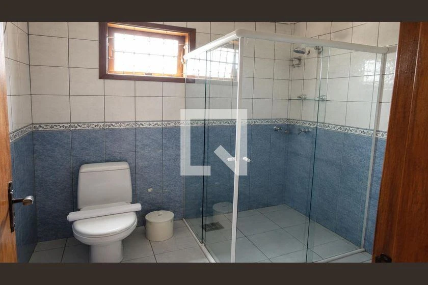 Облаштований будинок з 4 спальнями та 320 м² — photo 39