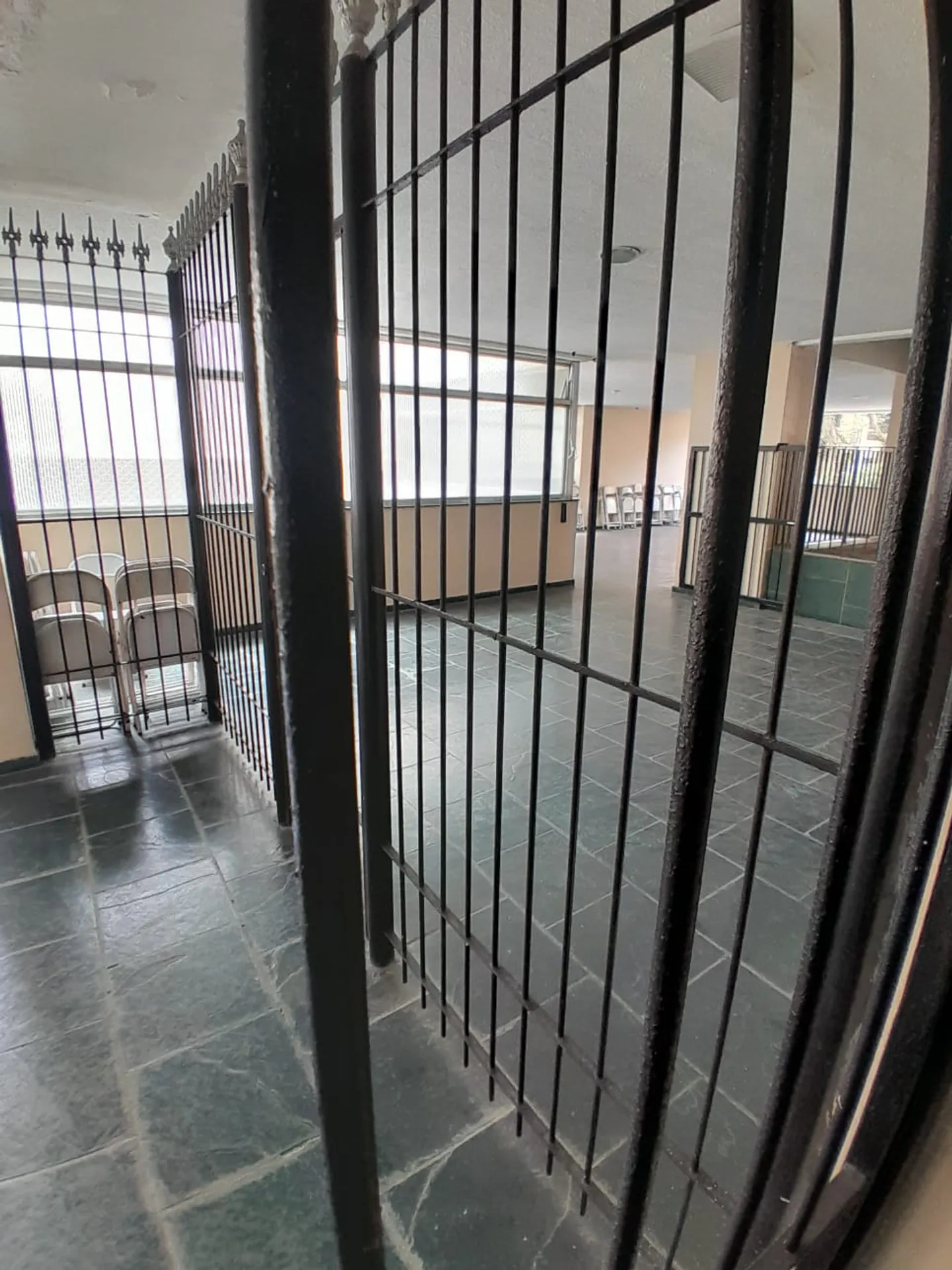 2-bedroom apartment with a home office — photo 29