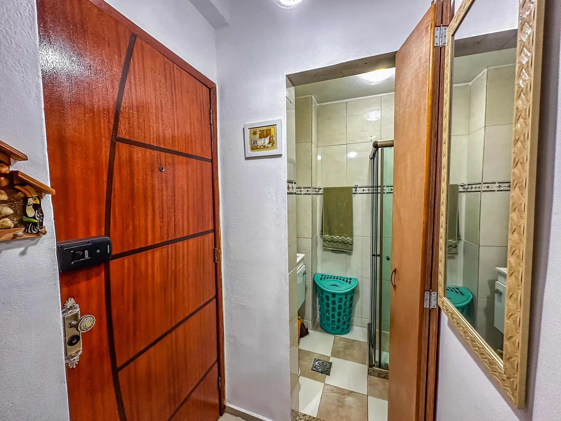 Furnished studio with 1 bedroom and 1 bathroom, gas stove — photo 6