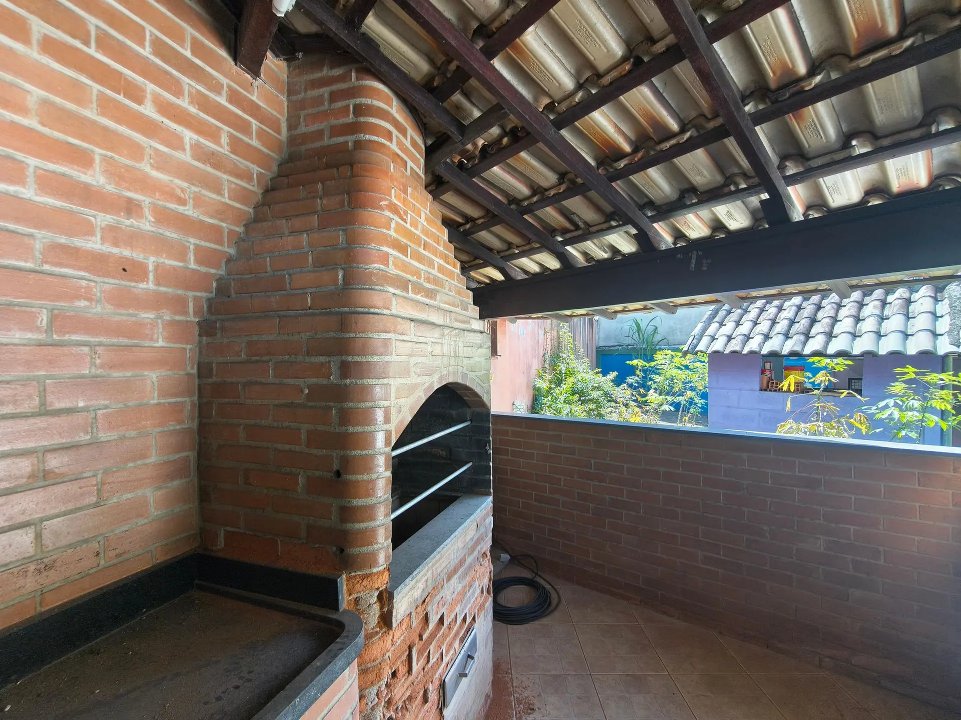 Casa sem mobília com 1 quarto e varanda com pia — photo 9