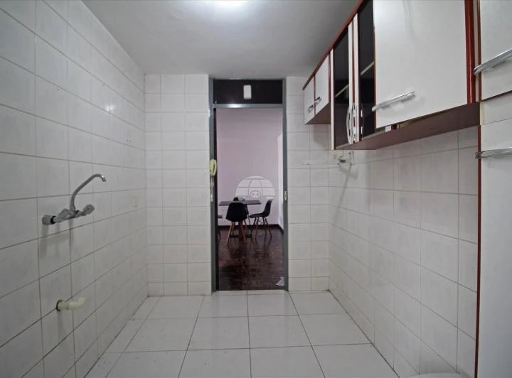 2-bedroom apartment with a closed-off kitchen — photo 6